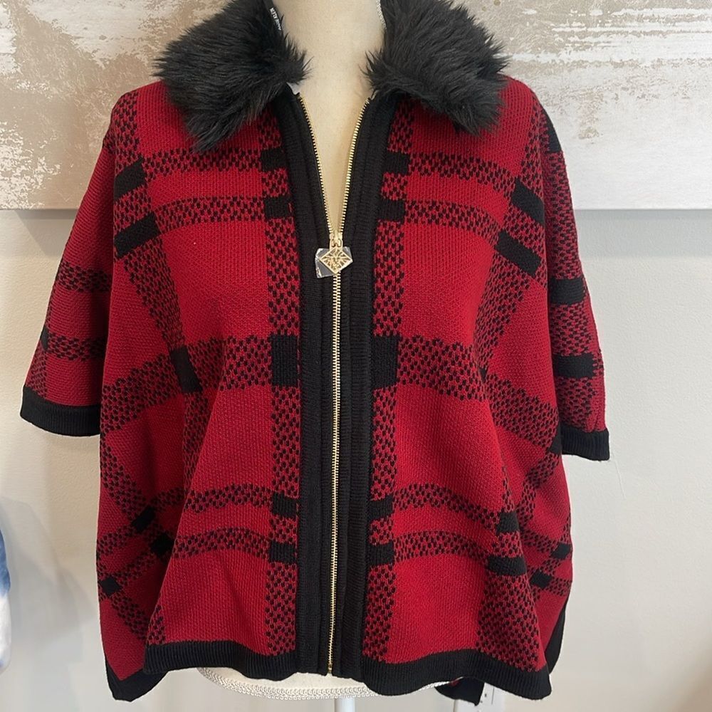 Anne Klein Petite S/M Plaid Zip Front Poncho with Faux-Fur Trim